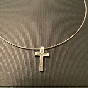 Stylish Silver Cross Pendant Necklace